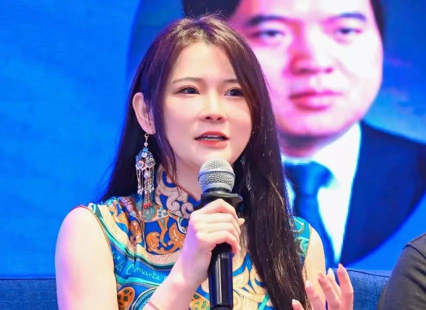新丝路青年何熙昱锦.jpg