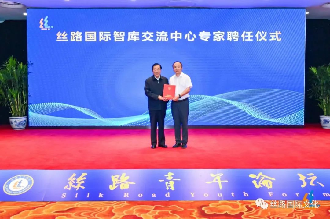 颁发证书3.jpg