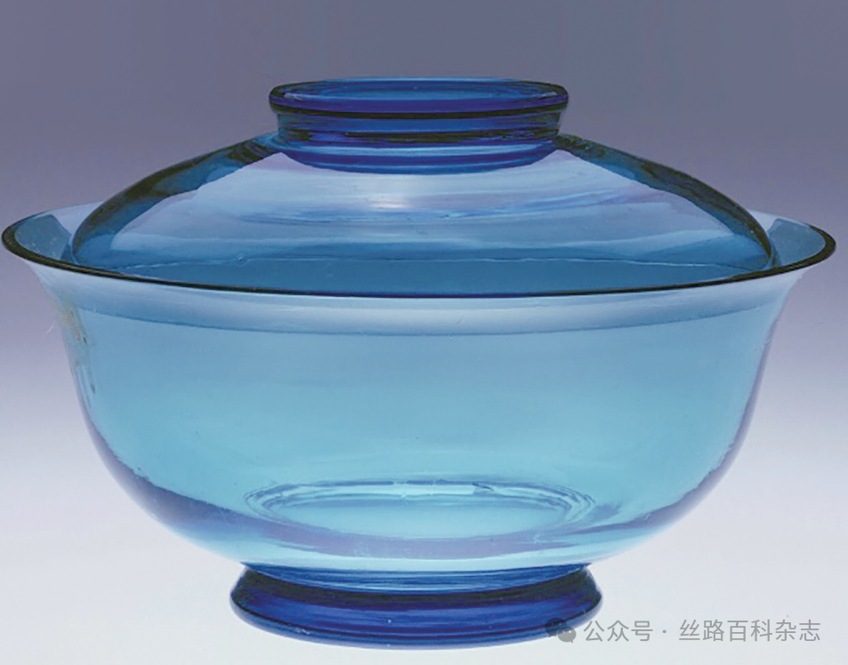 图四：浅蓝色透明玻璃盖碗.png