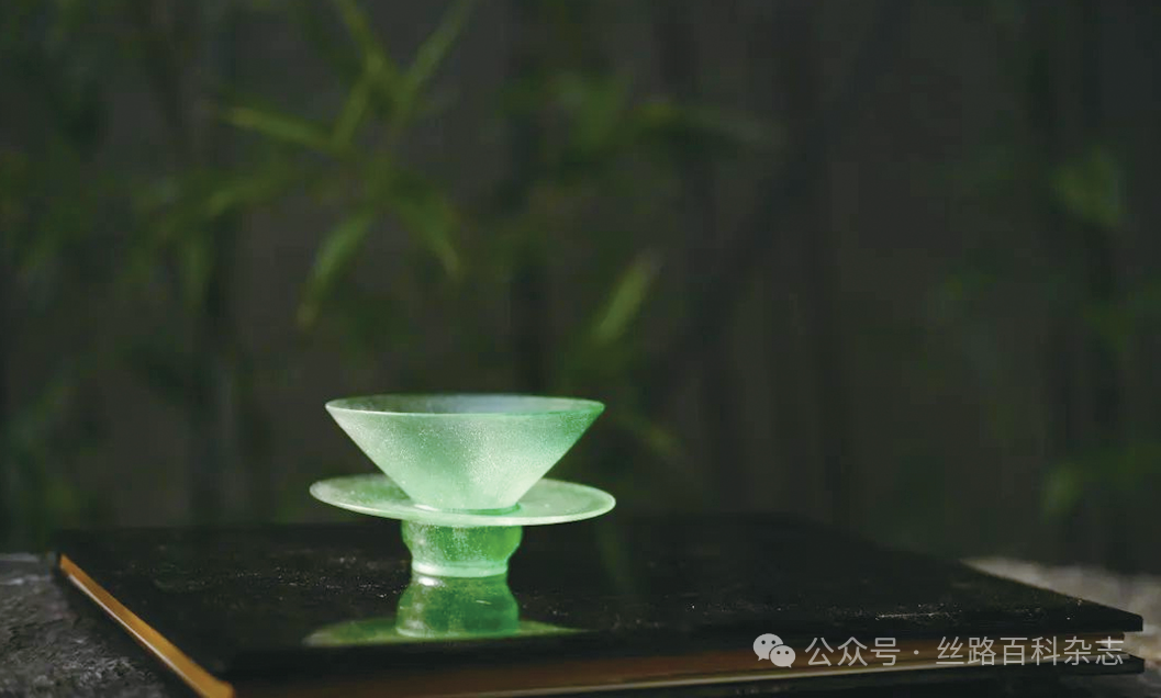 图七：舆山堂琉璃盏.png