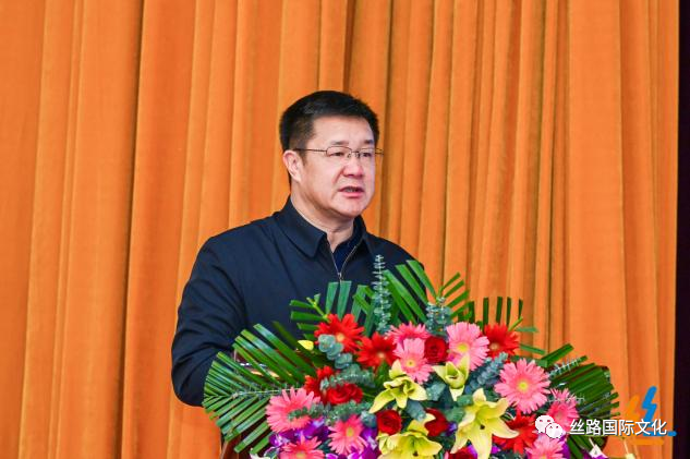 洪向华教授主旨演讲.png
